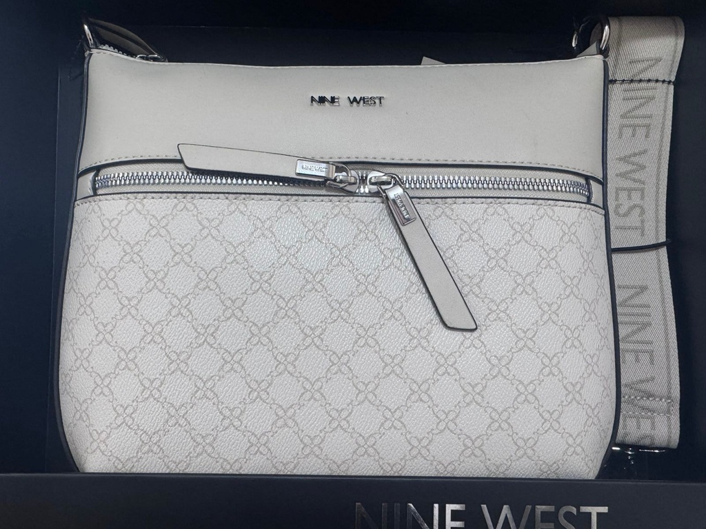 Cartera Nine West